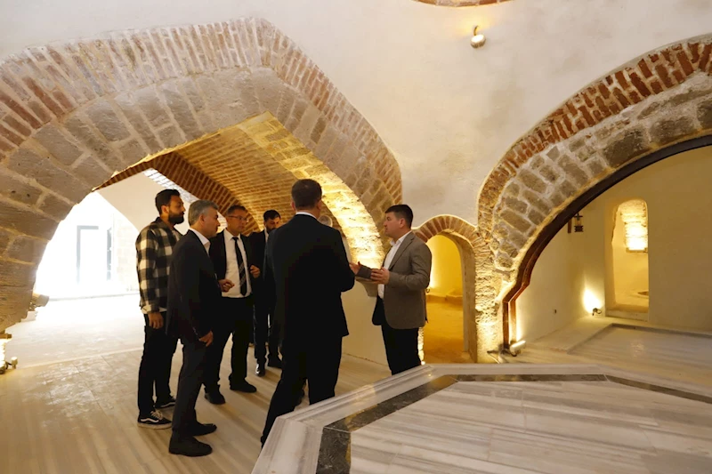 BELEDİYE BAŞKANI DR. EVREN DİNÇER TURİZM HAFTASINDA II. KILIÇARSLAN HAMAMINDA İNCELEMELERDE BULUNDU