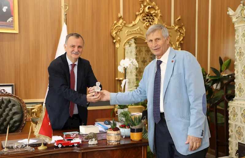 DUAYEN GAZETECİLERDEN BAŞKAN BALABAN’A TEBRİK ZİYARETİ