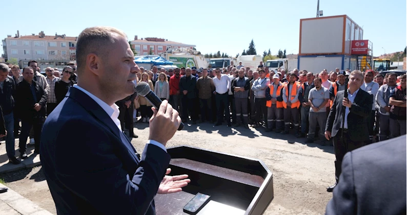 Belediye Başkanımız Derya Bulut Belediye Başkan Yardımcıları, birim müdürleri ve personel ile bayramlaştı.