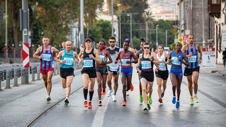 Toplu ulaşıma Maraton İzmir ayarı