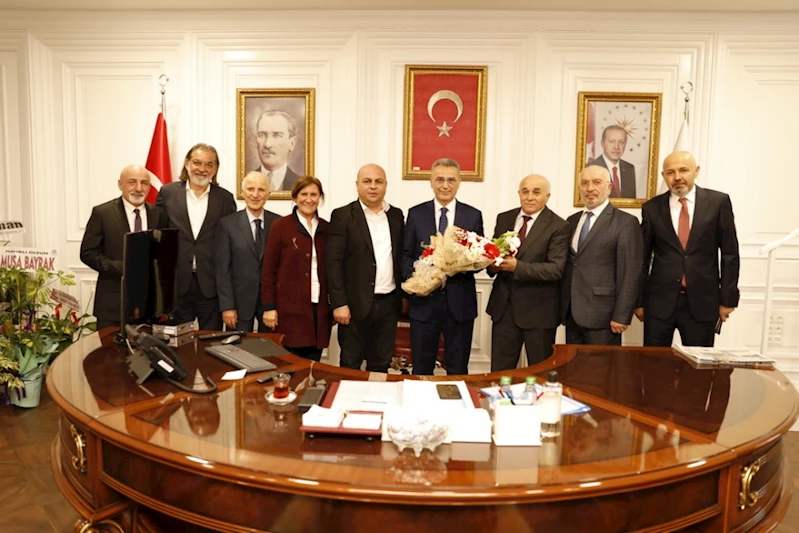 “KAPIMIZ DA GÖNLÜMÜZ DE MİLLETİMİZE AÇIK”