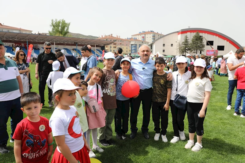 Başkan Esen’e Çocuklardan Sevgi Seli