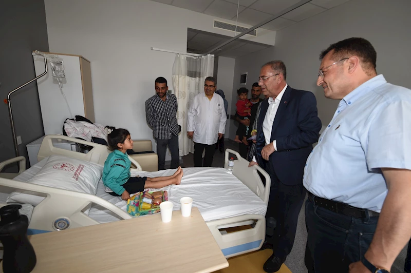 BAŞKAN YAPAR, 23 NİSAN’DA HASTA ÇOCUKLARI UNUTMADI