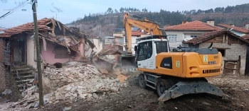 Osmangazi’de Metruk Bina Yıkımları Hız Kazandı