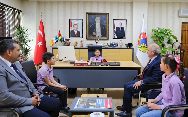Başkanlık Koltuğunu 18 Gün Sonra Çocuklara Devretti
