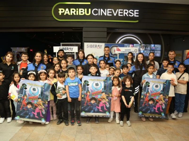 Polis Ekiplerimiz Depremzede, Şehit ve Gazi Yakını Çocuklarımızla Birlikte 