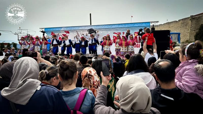 ÇOCUK ŞENLİĞİMİZ YOĞUN KATILIMLA GERÇEKLEŞTİ