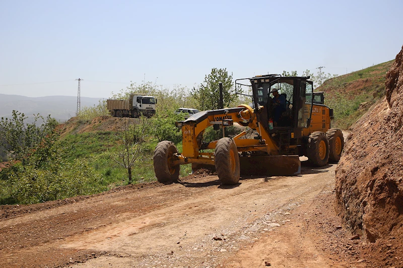 DULKADİROĞLU’NDAN BULANIK MAHALLESİNDE STABİLİZE YOL ÇALIŞMASI