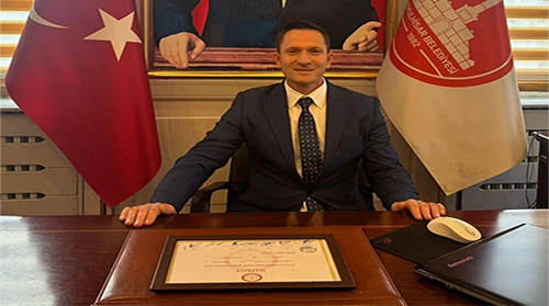 Belediye Başkanımız Sayın Bora KARAKULLUKCU Matbatasını Alarak Göreve Başladı