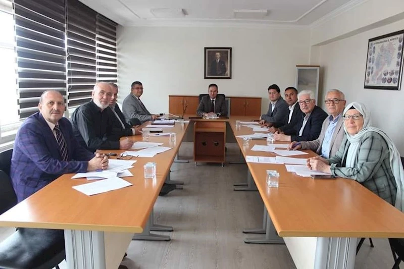 BAŞKAN AYNACI VAKIF TOPLANTISINA KATILDI.