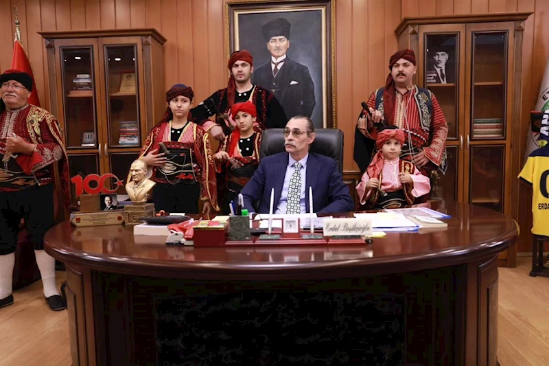 ANKARA ETİMESGUTLULAR DERNEĞİ´NDEN, BAŞKAN BEŞİKÇİOĞLU´NA ZİYARET