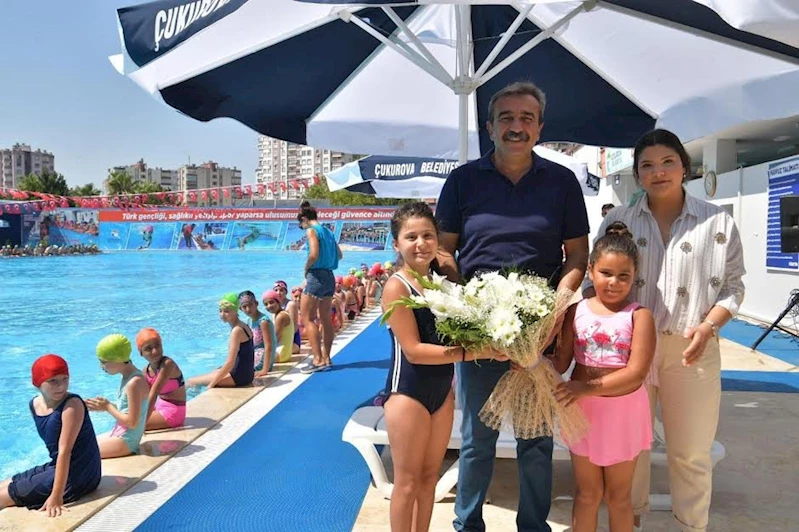 Çukurova’da havuzlar çocuklarla şenlendi