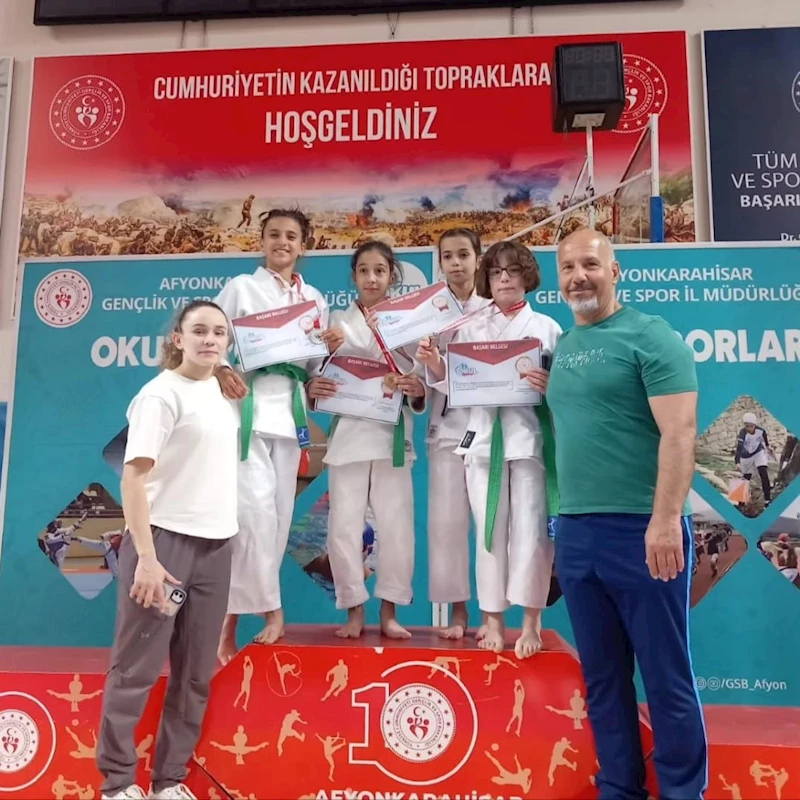 TAEKWONDO VE JUDOCU SPORCULARIMIZ MANİSA