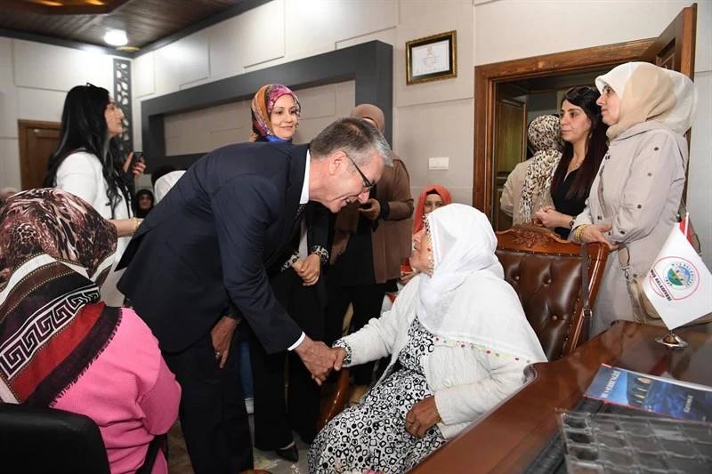 EMEKTAR KADINLAR İLE ANNELERİMİZİ BUGÜN BELEDİYEMİZDE AĞIRLADIK.