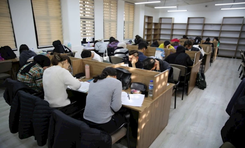 KARAKÖPRÜ’DE OKUMA EVLERİ GENÇLERİN SINAV HAZIRLIĞINA DESTEK OLUYOR