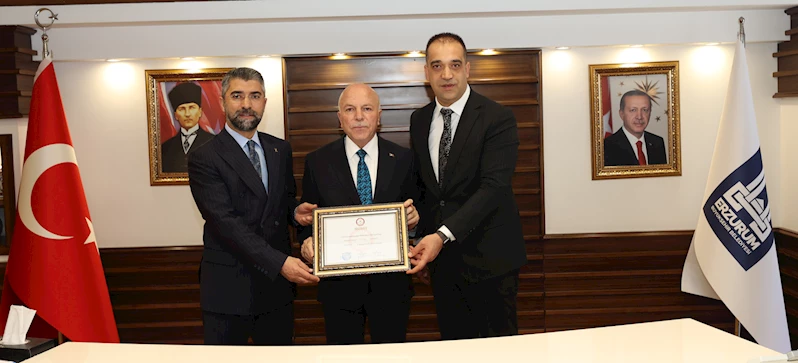 BAŞKAN SEKMEN YOĞUN BİR İLGİYLE MAZBATASINI ALDI