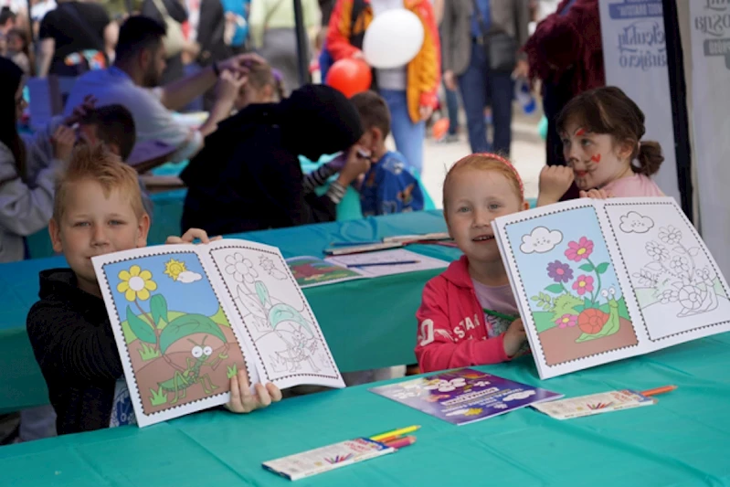 “Türkiye Günleri ve Çocuk Şenliği” başladı SELÇUKLU BELEDİYESİ, SARAYBOSNA VE ZENİCA’DA ÇOCUKLARIN YÜZÜNÜ GÜLDÜRDÜ