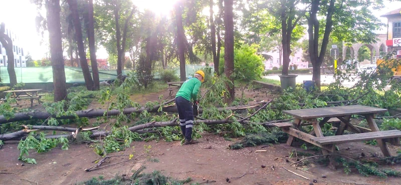 BÜYÜKŞEHİR BELEDİYESİ’NDEN FIRTINA TEYAKKUZU