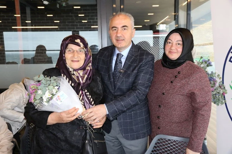 BAŞKAN RAHMİ METİN ANNELERİMİZLE BİR ARAYA GELDİ.