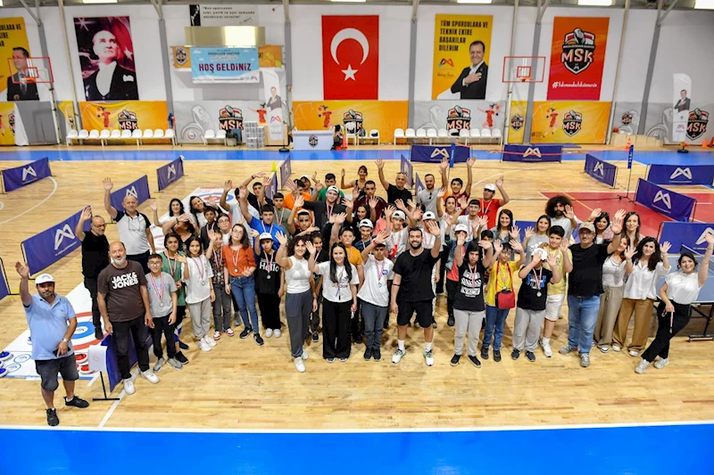 Büyükşehir’in Çocuk Şenliği İle Çocukların Kalpleri Sevgiyle Doldu