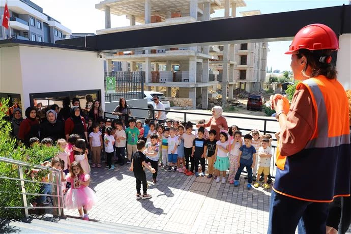 ALANYA BELEDİYESİ ÇOCUK KREŞİNDE AFET TATBİKATI YAPILDI
