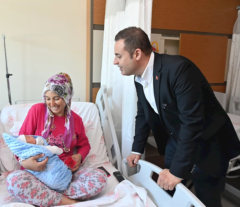 Başkan Akın; hem annelerin hem de hemşirelerin gününü kutladı