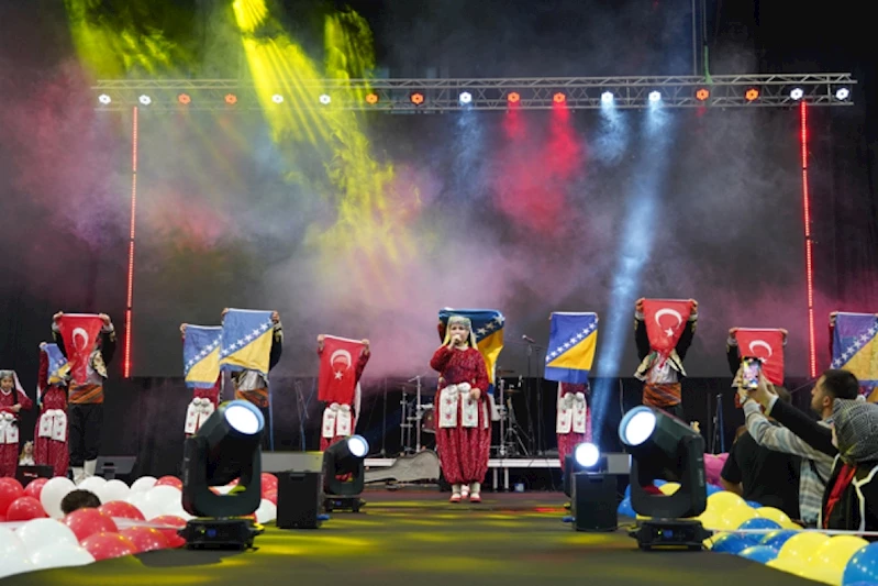 SELÇUKLU BELEDİYESİ HALK OYUNLARI EKİBİ  “ZENİCA ÇOCUK  ŞENLİĞİ”NDE SAHNE ALDI