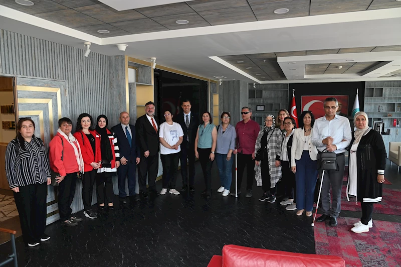 Başkan Zeyrek, “Engelsiz bir yaşamı Manisa’da hayata geçireceğiz”