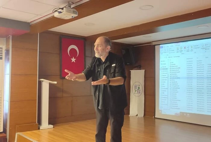 ÜNYE BELEDİYESİ’NDEN “İNSANA YOLCULUK” SÖYLEŞİSİ