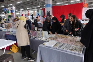 ÜMRANİYELİLER YENİ KAPALI PAZARDAN MEMNUN: AVM’Yİ ARATMIYOR