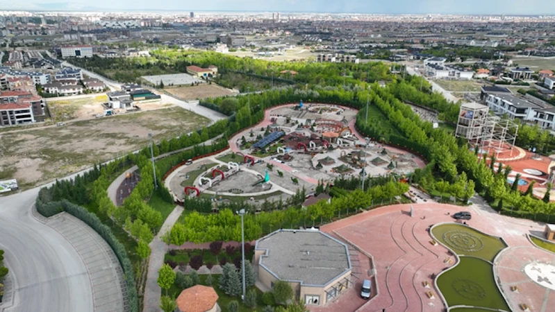 27 tür 60 çeşitte 395 bin çiçek görenleri renkleriyle büyüleyecek SELÇUKLU ÇİÇEK BAHÇESİ ZİYARETÇİLERİ İLE BULUŞMAK İÇİN GÜN SAYIYOR