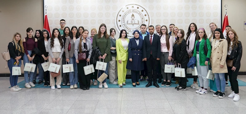 SIRBİSTANLI ÜNİVERSİTE ÖĞRENCİLERİ, MEB