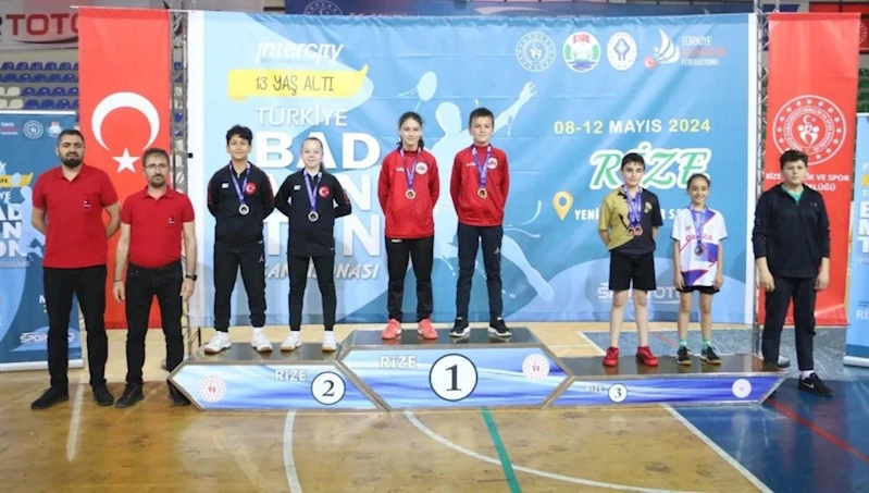 Büyükşehir’den badmintonda çifte başarı