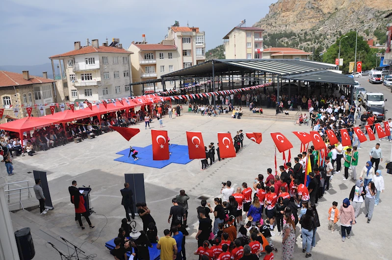 19 MAYIS TÜM YURTTA OLDUĞU GİBİ İLÇEMİZDEDE COŞKUYLA KUTLANDI
