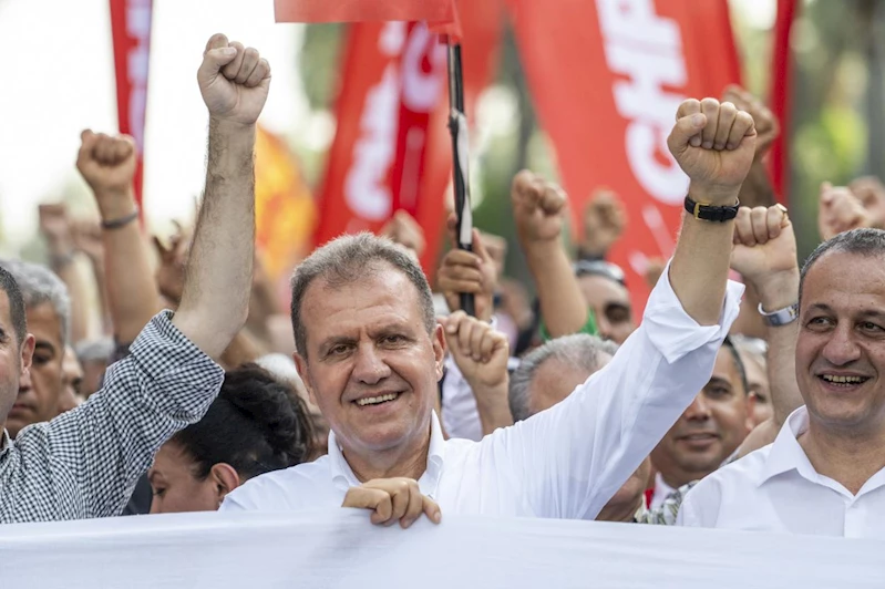 Başkan Seçer, 1 Mayıs’ta İşçi ve Emekçilerle Yürüdü