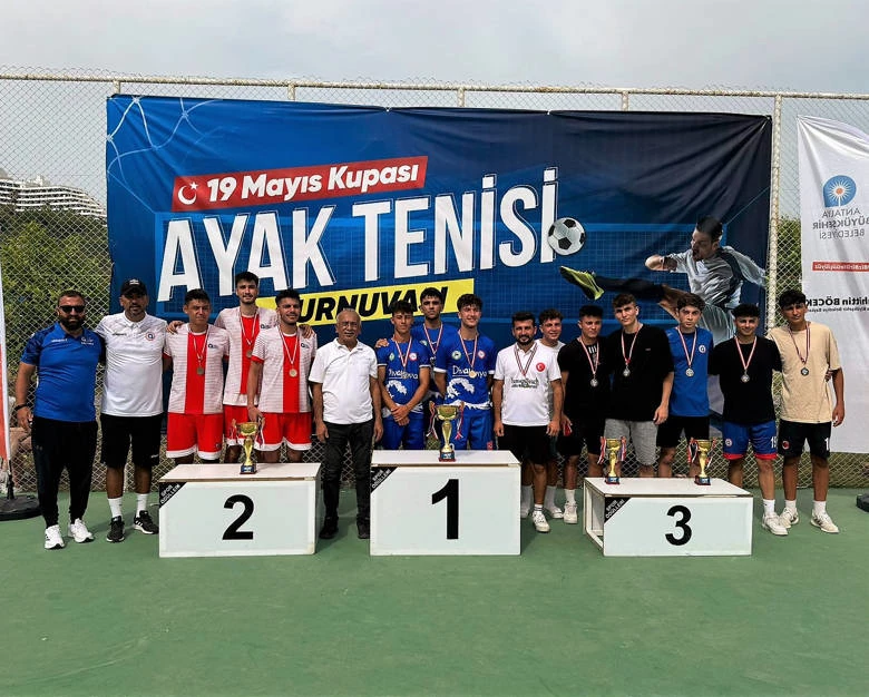 Ayak Tenisi ’19 Mayıs Kupası’ için oynandı