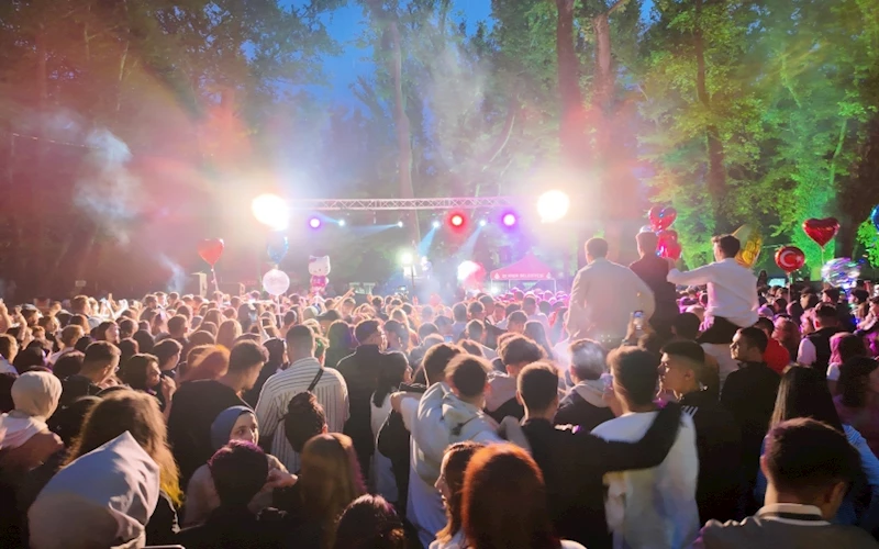 DEVREK’TE BAYRAM COŞKUSU GENÇLİK FESTİVALİYLE TAVAN YAPTI