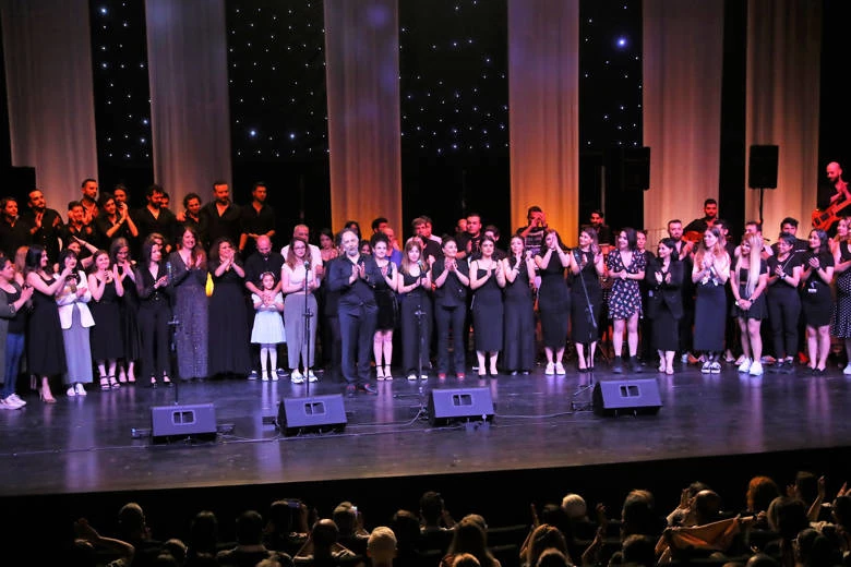 AŞT Tiyatroname ile tiyatroseverlere veda etti