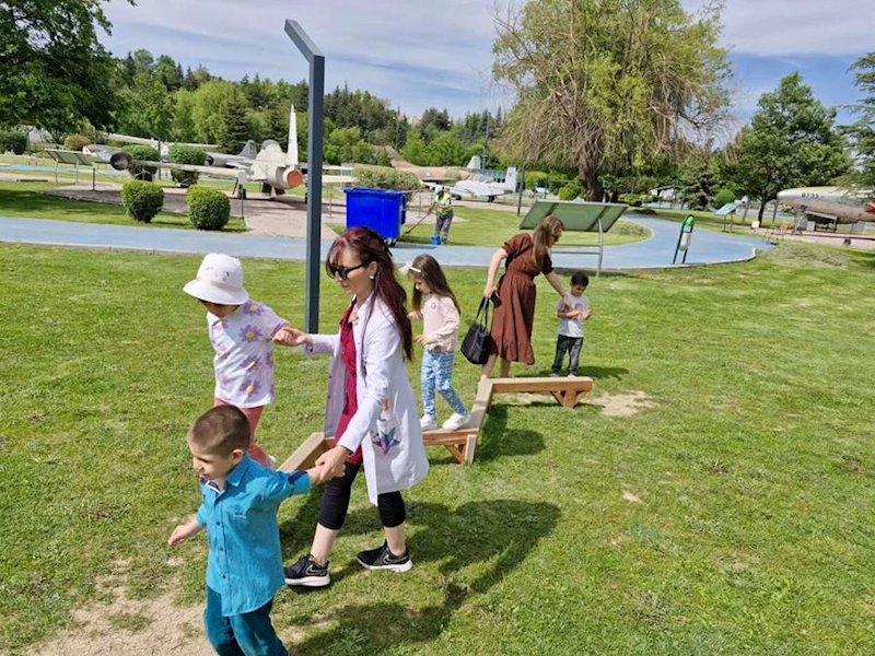 AHMET ARA ENGELSİZ KREŞTE MİNİKLER YAŞAYARAK ÖĞRENİYOR