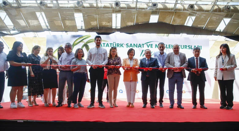 ATASEM kursiyerlerinden yıl sonu sergisi