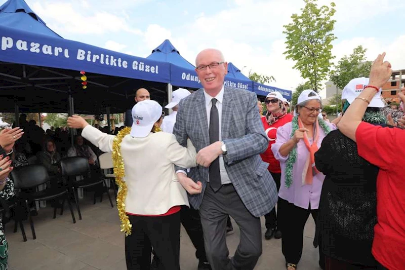 KOCA ÇINARLAR BAHAR ŞENLİĞİ YAPTI BAŞKAN KURT DA ONLARA EŞLİK ETTİ