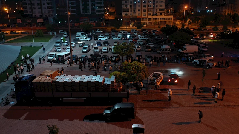 Başkan Büyükkılıç, Yaklaşık 10 Milyon TL’lik 2 Bin Arılı Kovanı Şafak Vakti Üreticilere Dağıttı