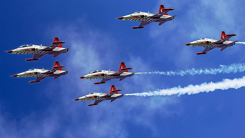 GÖKYÜZÜNDEKİ MİLLİ TAKIMIMIZ TÜRK YILDIZLARI AKSARAY SEMALARINDA GÖSTERİ UÇUŞU GERÇEKLEŞTİRECEK