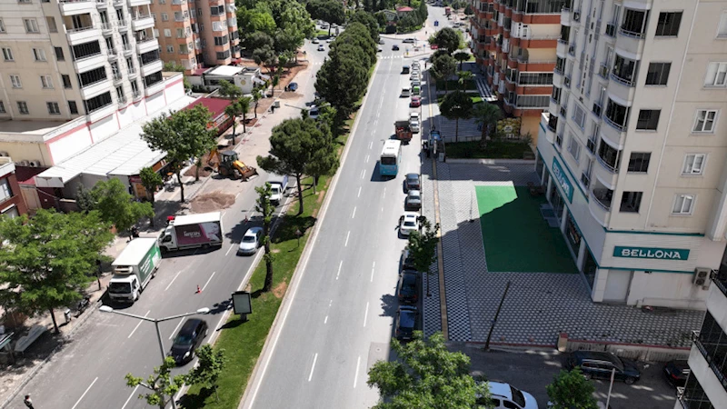 Büyükşehir, İsmet Karaokur Bulvarı’nda Yaya Trafiğini İyileştiriyor