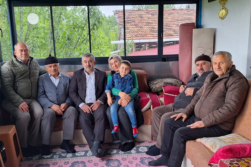 Belediye Başkanımız kutsal topraklarda Umre ziyaretlerini gerçekleştirerek ilçemize  dönen HOPAN ailesini evlerinde ziyaret etti.