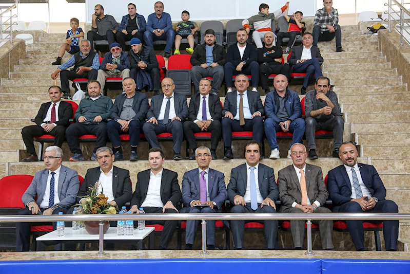YAZICIOĞLU ANISINA GÜREŞ FESTİVALİ DÜZENLENDİ...