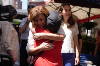 BAŞKAN ÜNLÜCE’YE PAZARDA YOĞUN İLGİ