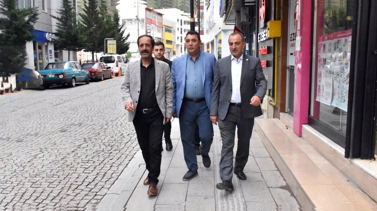 MİLLETVEKİLİMİZ SAYIN MUSA KÜÇÜK, İL BAŞKANIMIZ SAYIN METE KAYA İLE BİRLİKTE ESNAF VE VATANDAŞLARIMIZLA HASBİHAL ETTİ