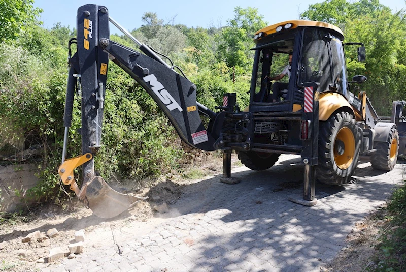 TOROSLAR’DA YAYLA YOLLARI BAKIMDAN GEÇİYOR