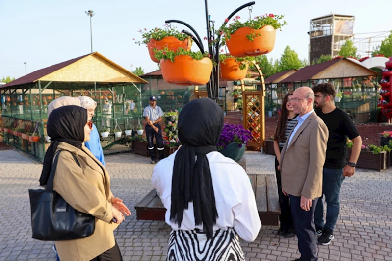 Başkan Pekyatırmacı Selçuklu Çiçek Bahçesi’nin Kapılarını Ziyaretçilere Açtığını Duyurdu SELÇUKLU ÇİÇEK BAHÇESİ SEZONA MERHABA DEDİ